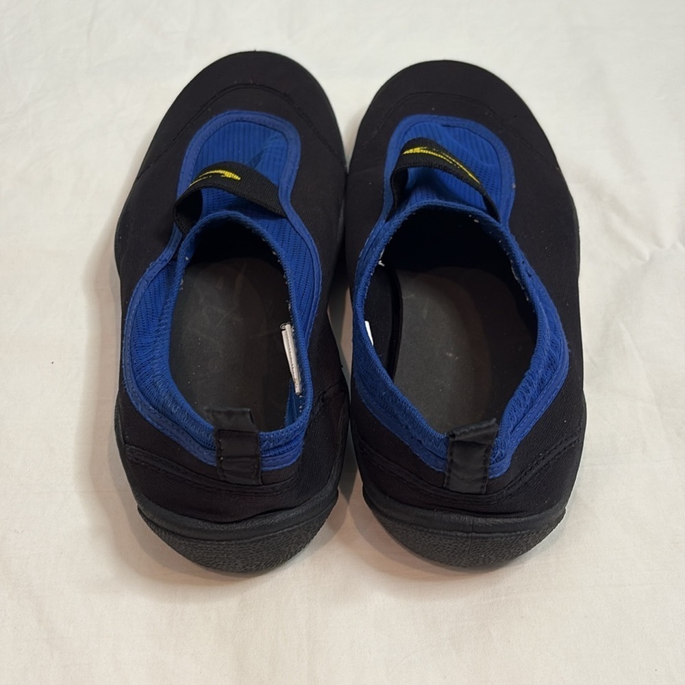 Black and Blue Slip-On Water Shoes. Size 11 - Picture 3 of 9